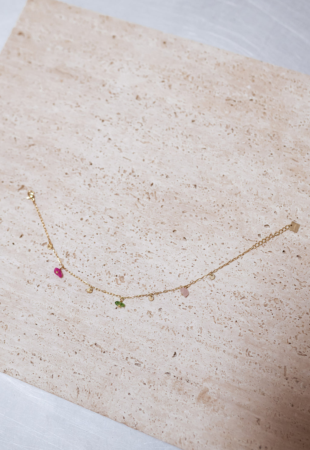 Chaine de cheville Delta - dorée avec perles multicolores