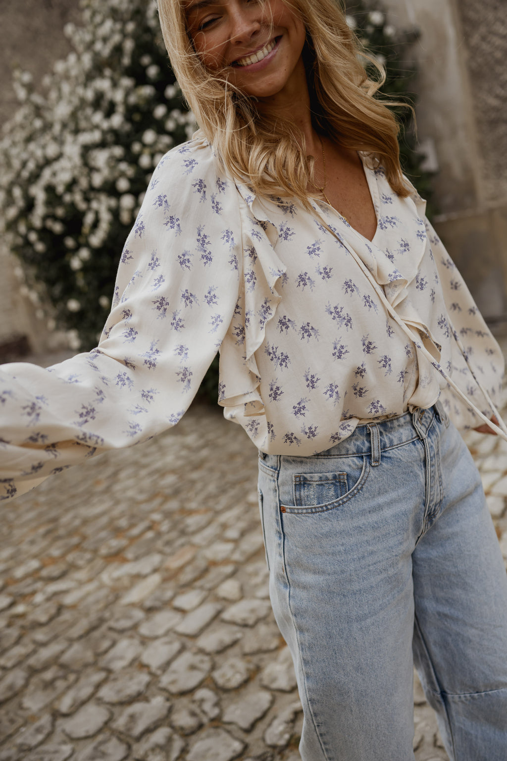 Euredice Blouse - Blue Floral - Ruffles Easy Clothes Euredice Blouse - Blue Floral - Ruffles Easy Clothes