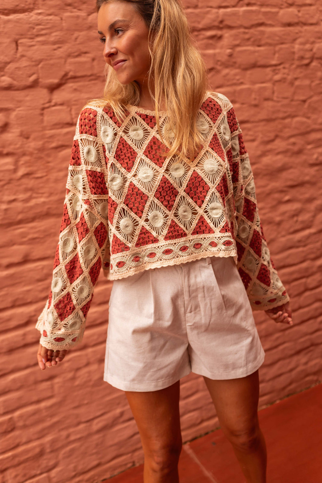 Blouse Kalya - brique en crochet