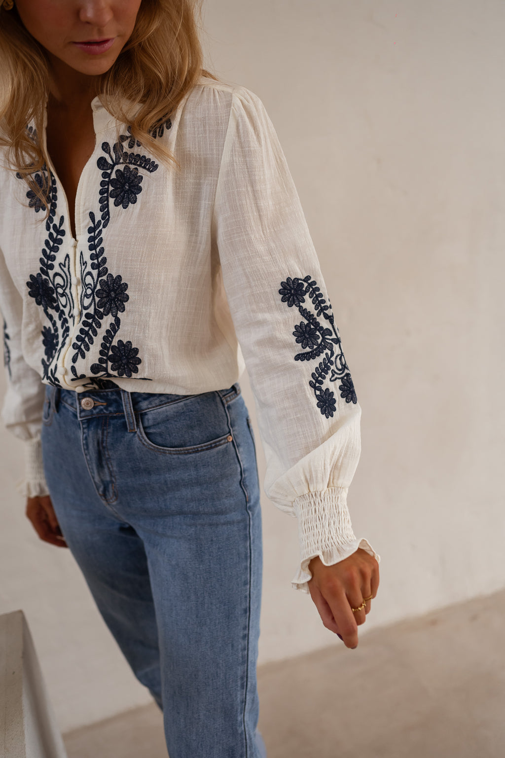 Salomé blouse - ecru and blue embroidered