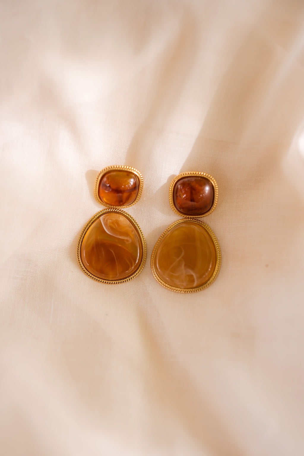 Hetty earrings - golden & brown