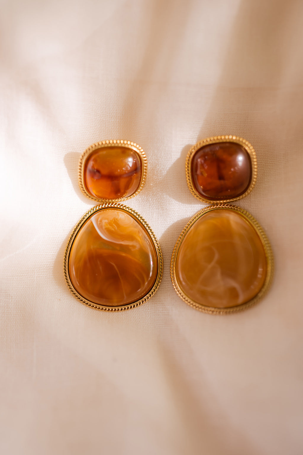 Hetty earrings - golden & brown
