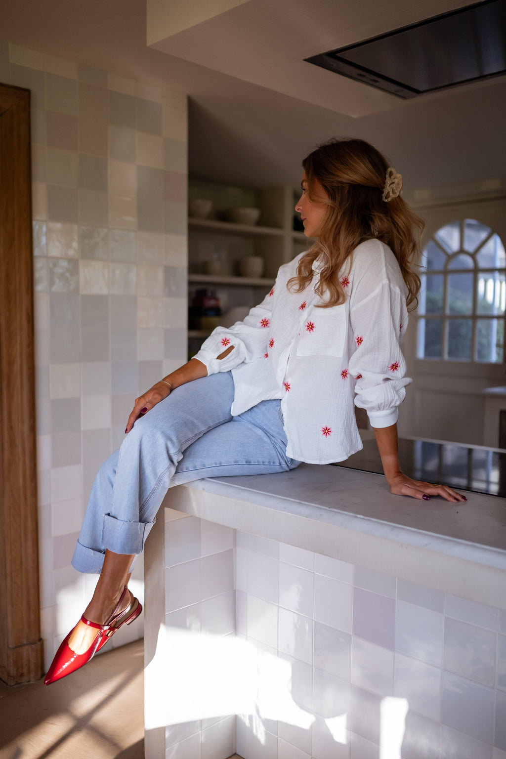 Chemise Grace - écrue à fleurs rouges et roses