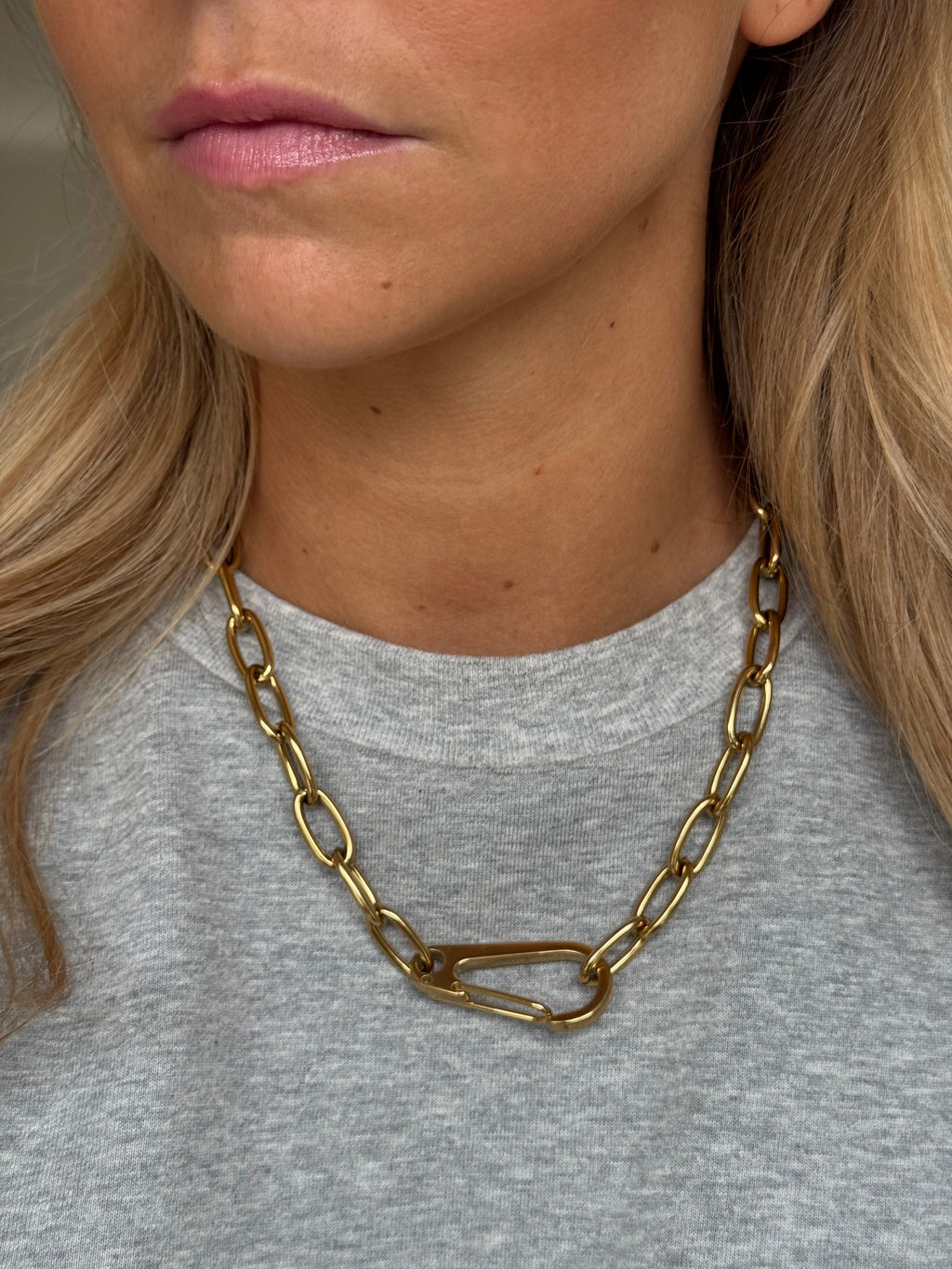 Olya necklace - golden