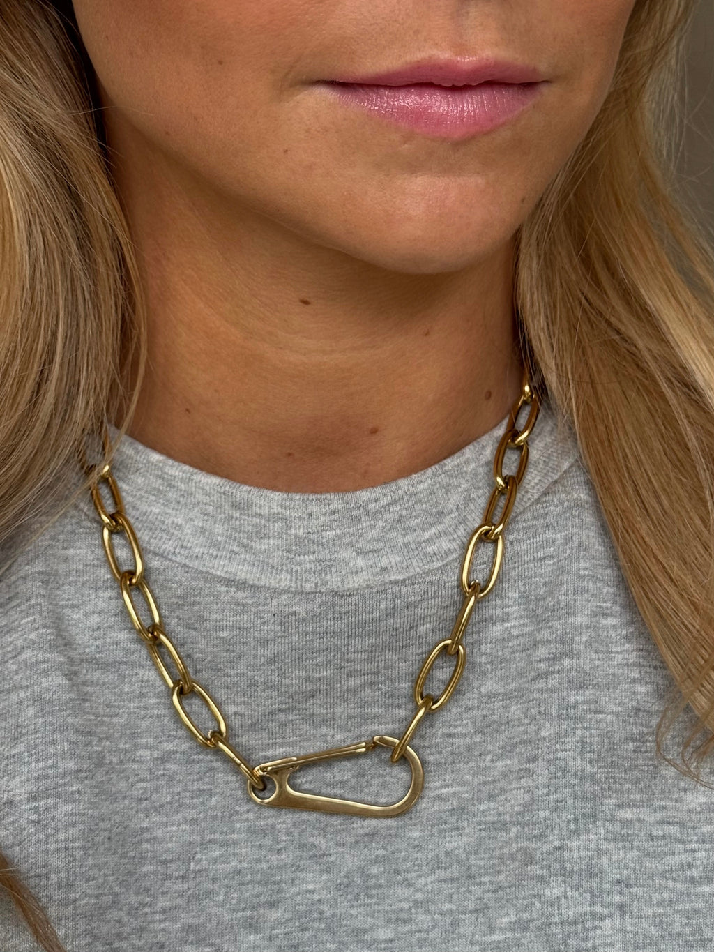 Olya necklace - golden