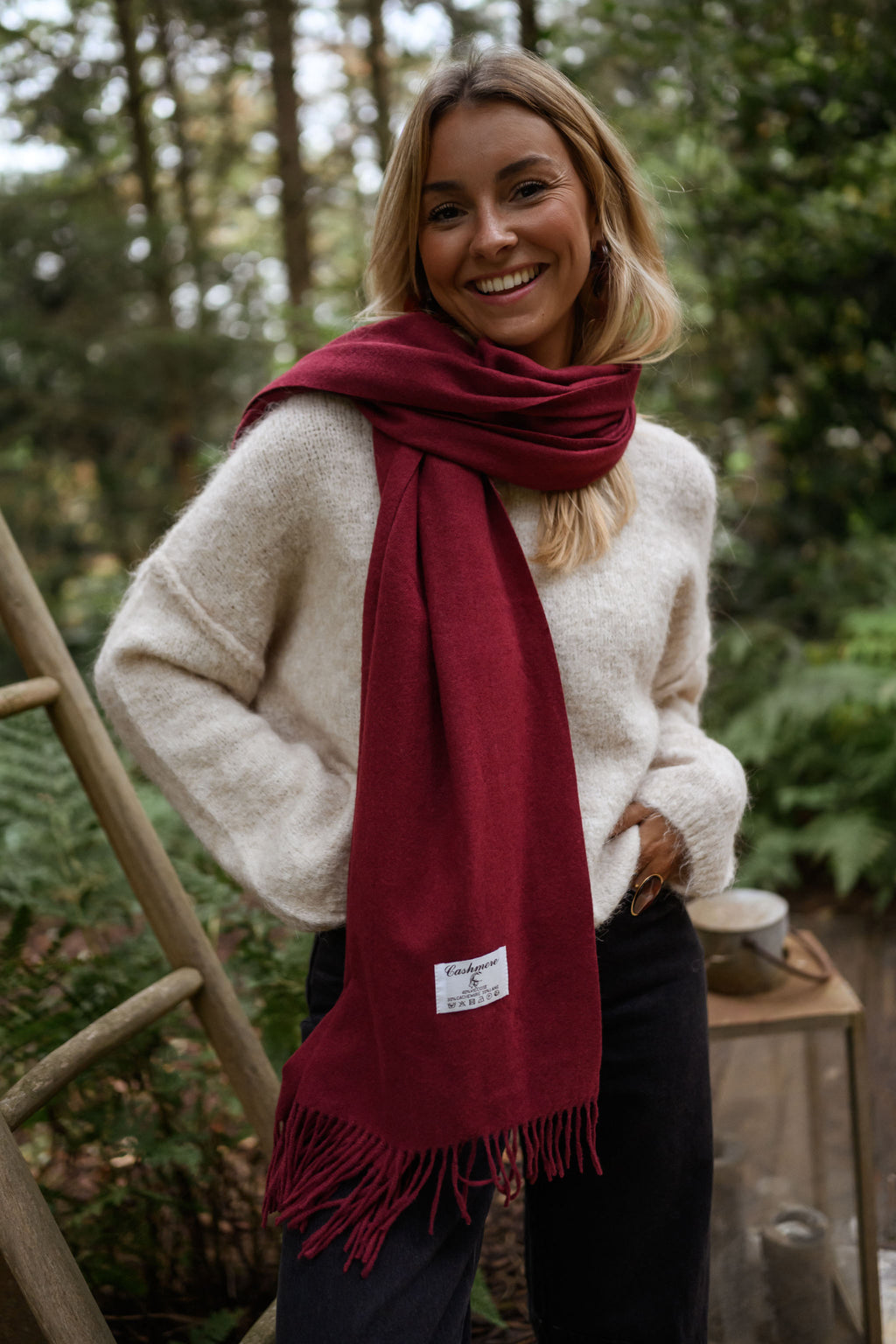 Ronald Scarf Bordeaux Cashmere – Easy Clothes - Main Image