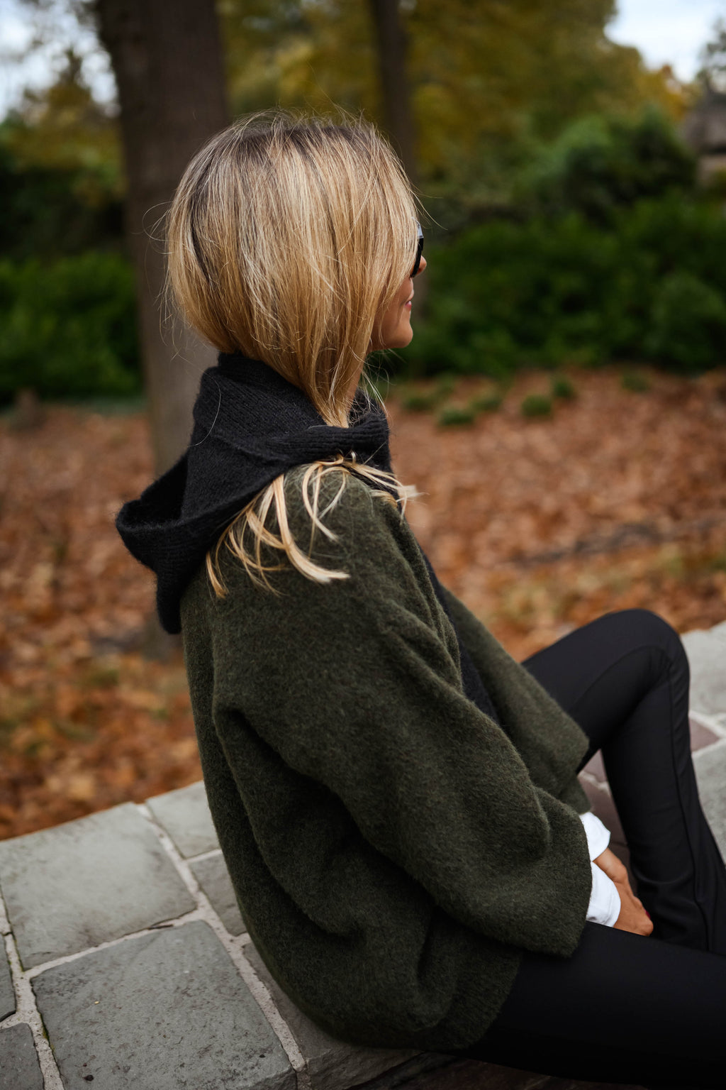 Echarpe avec capuche Giada - noire