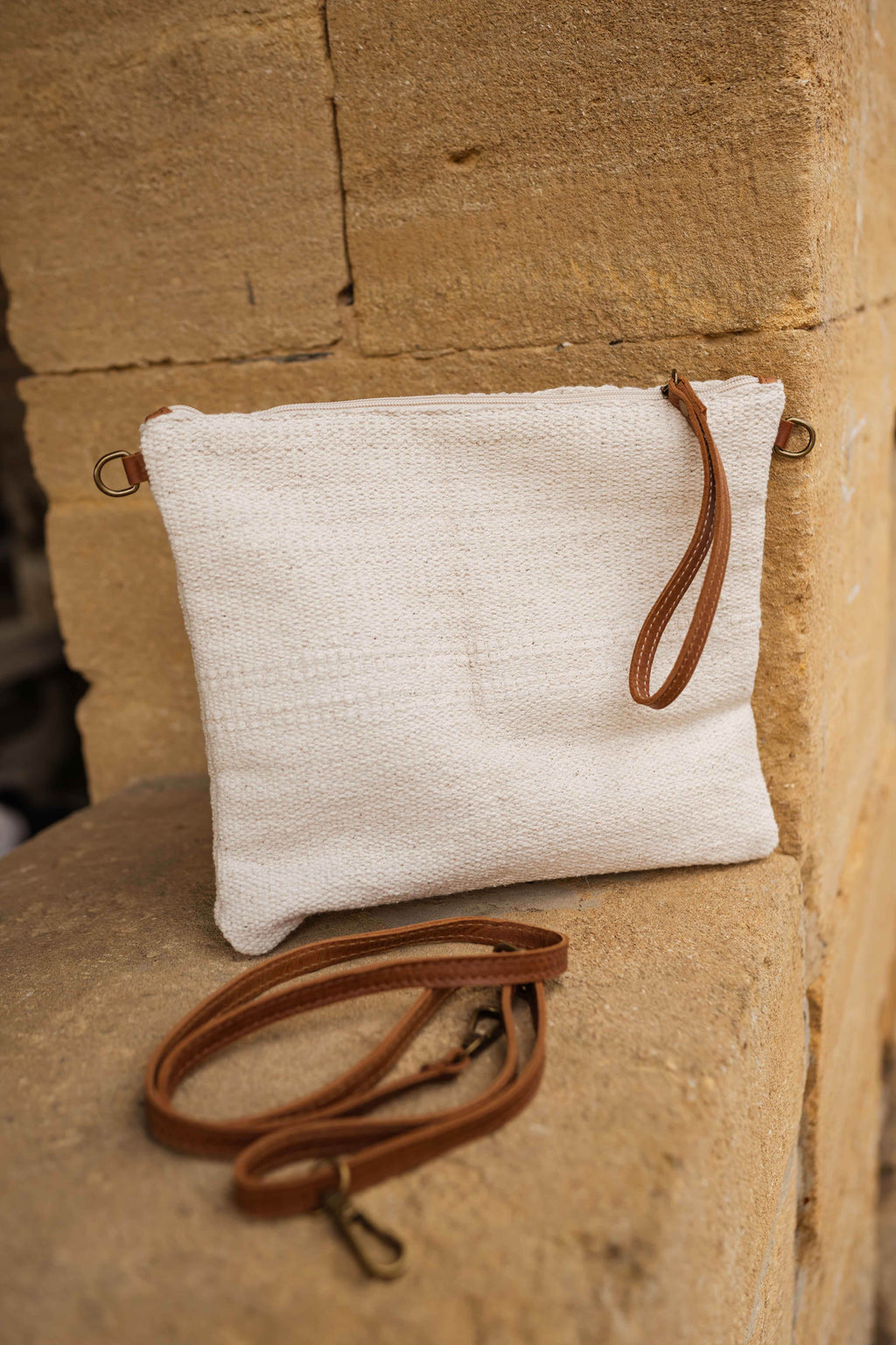 Bisou Bisou pouch - beige
