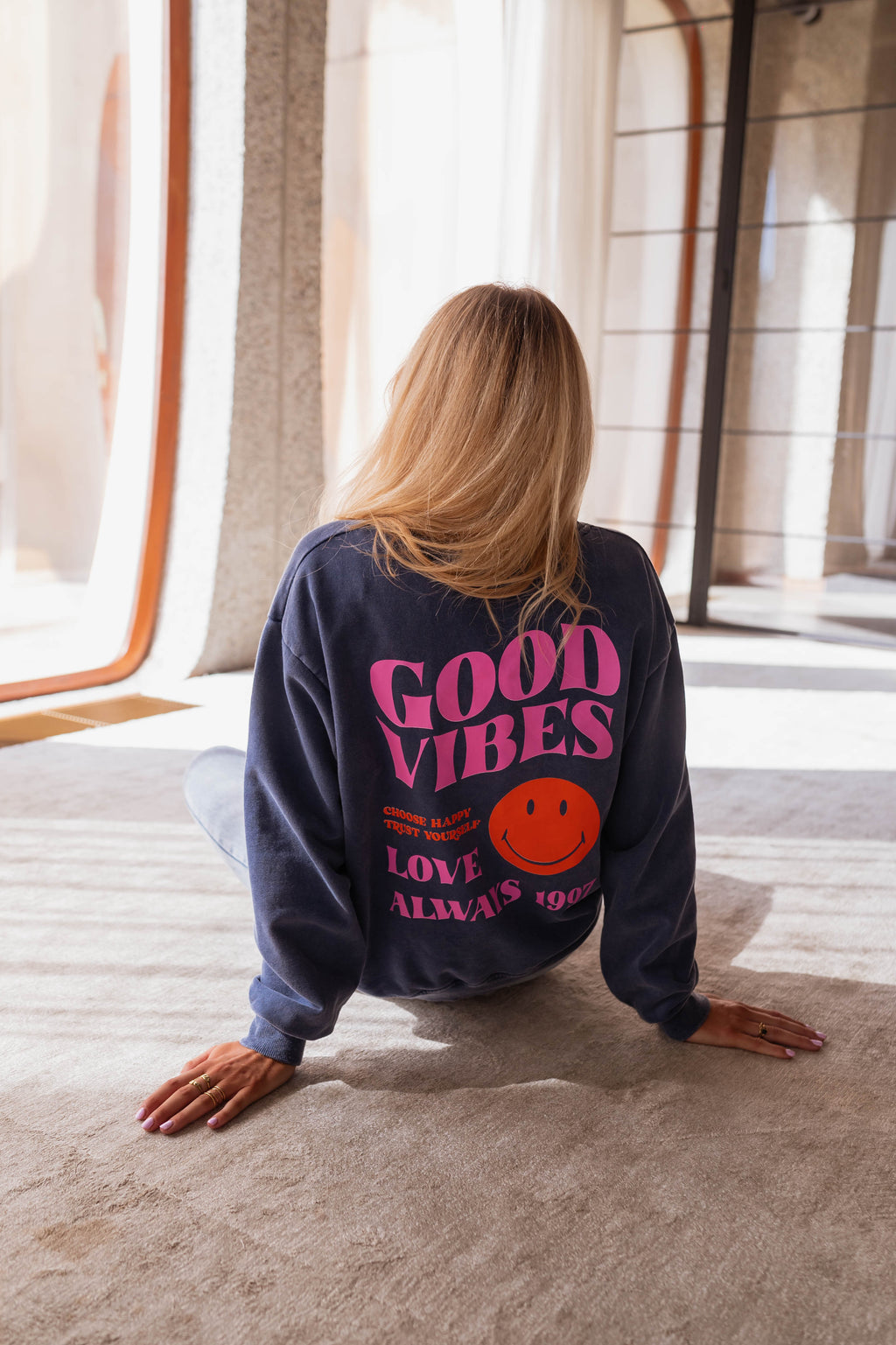 Smile Sweater Blue Smile Logo – Easy Clothes