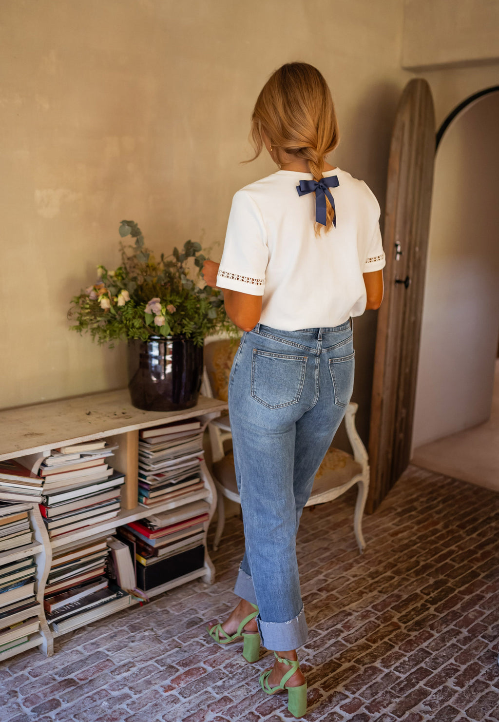 Romina t-shirt - white with embroidery