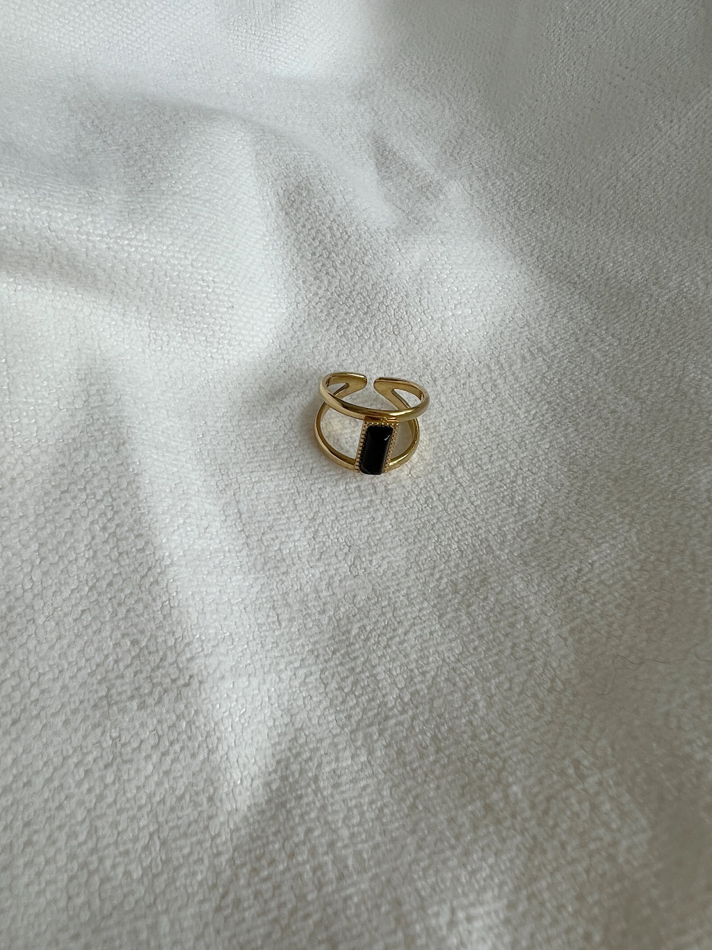 Ring Lary - black and golden 
