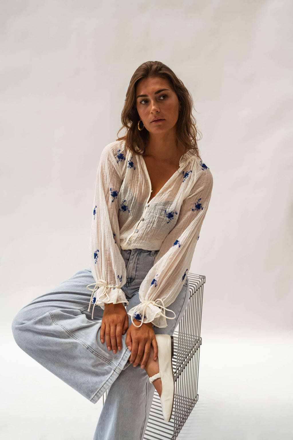 Blouse Gabrielle - écrue à fleurs bleues