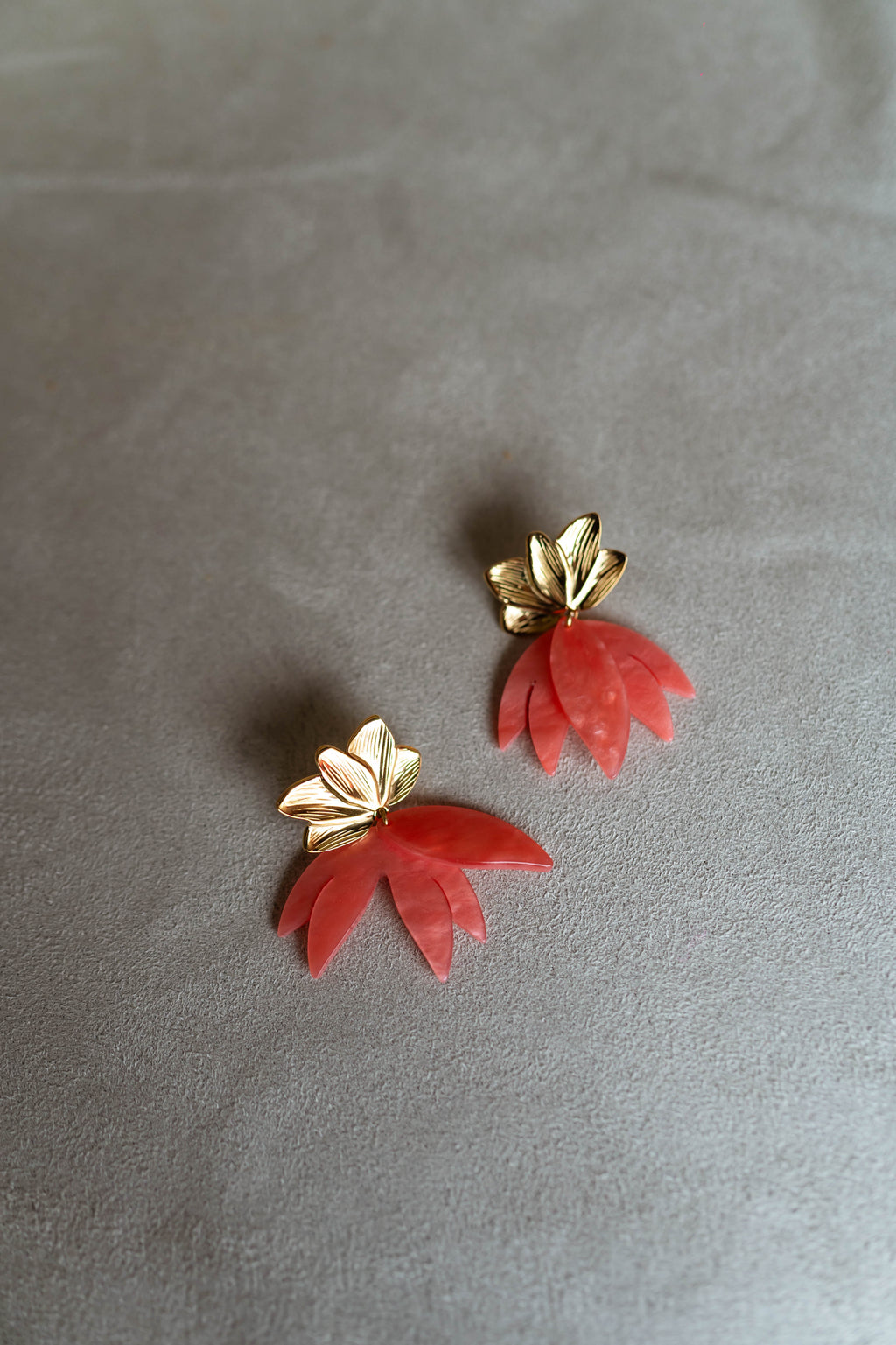 Willy earrings - coral and golden