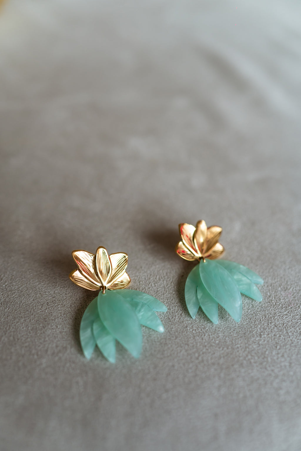 Willy earrings - sea green and golden