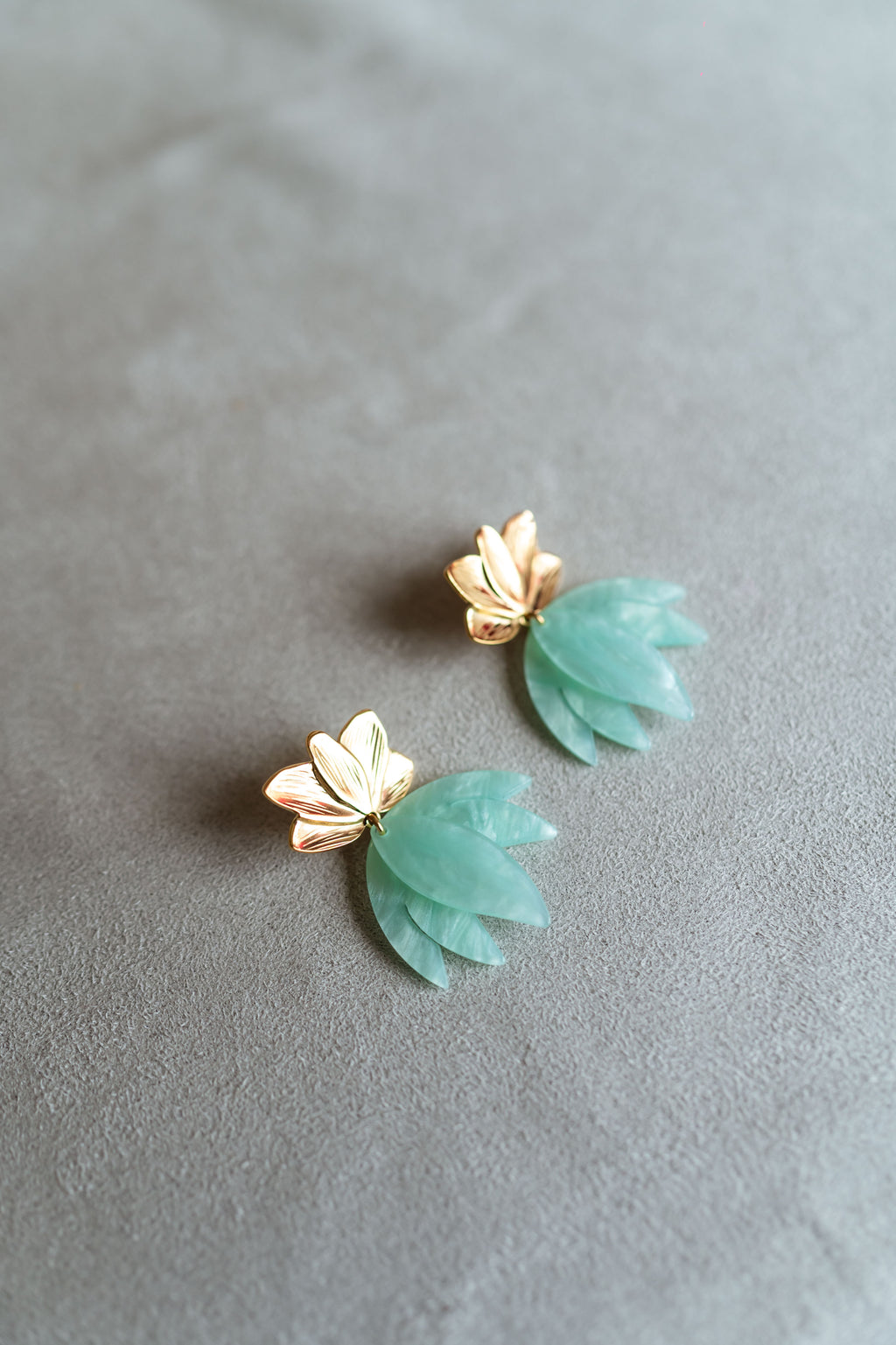 Willy earrings - sea green and golden