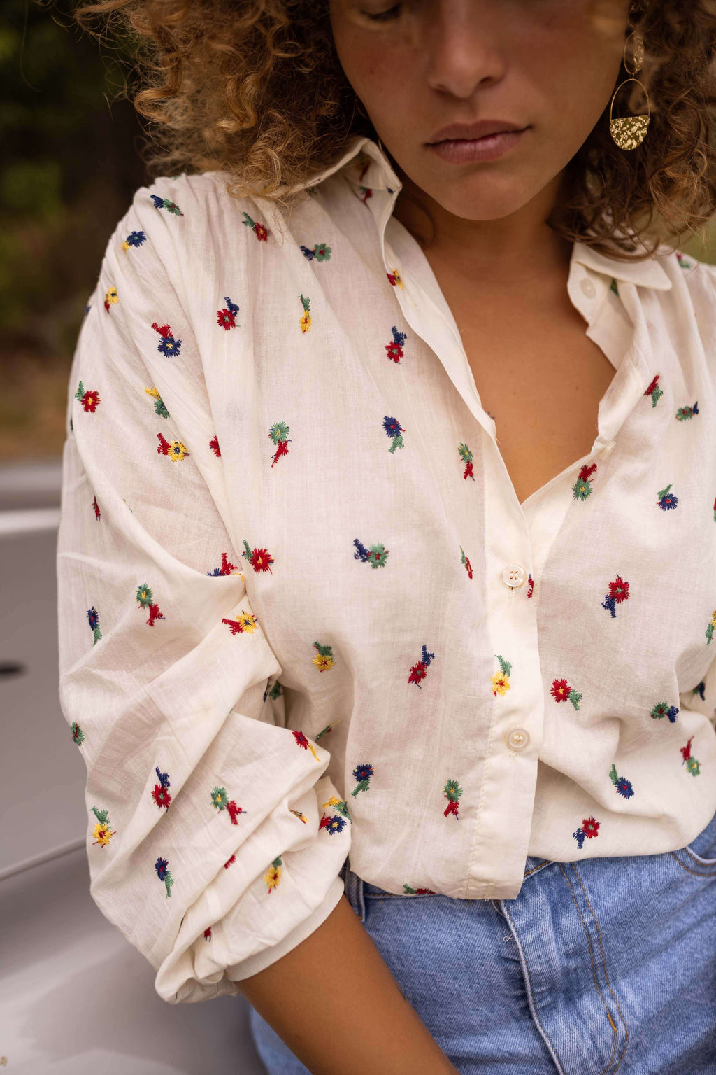 Oriana shirt with flowers 