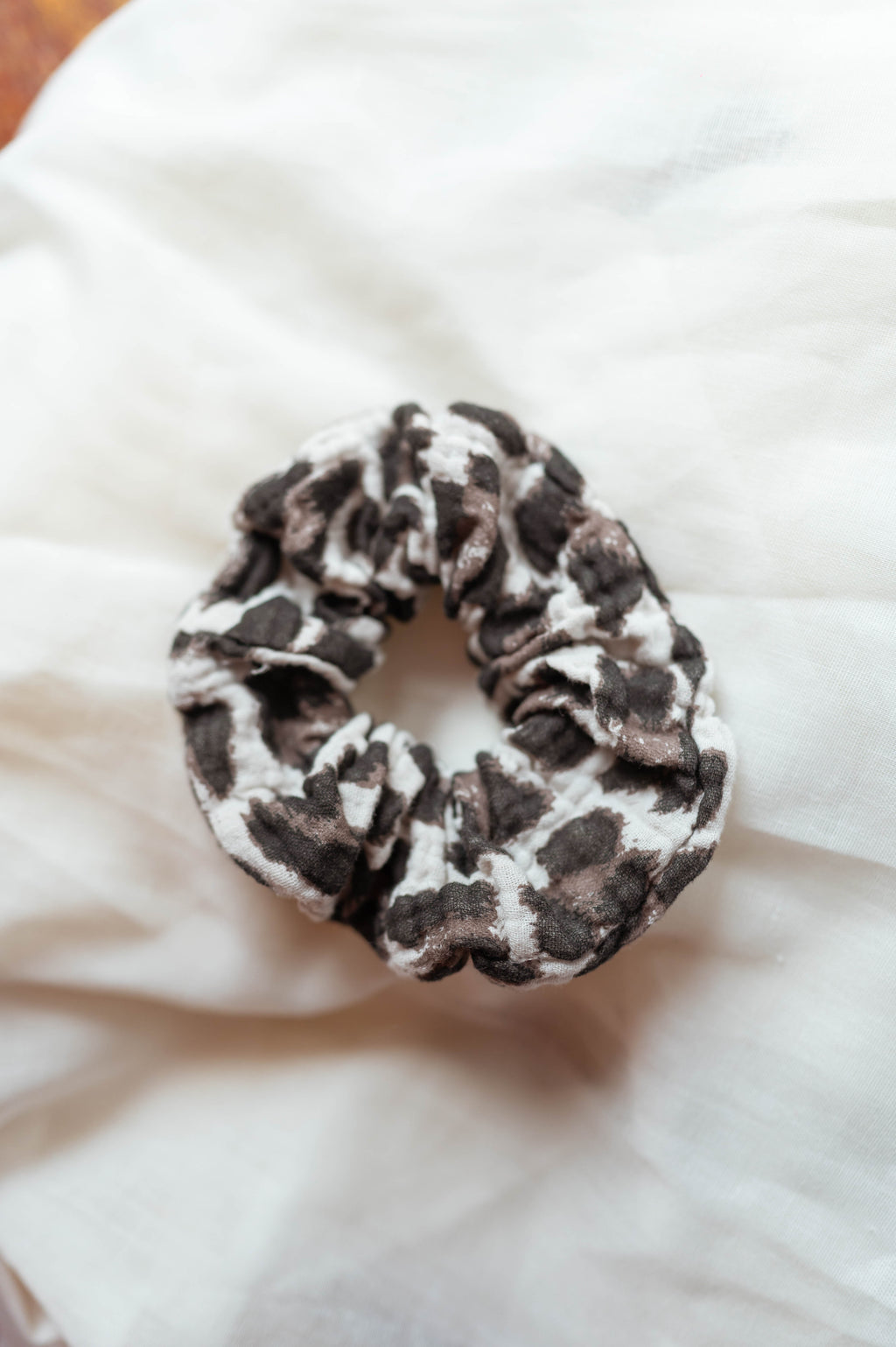 Scrunchy Devo - leopard