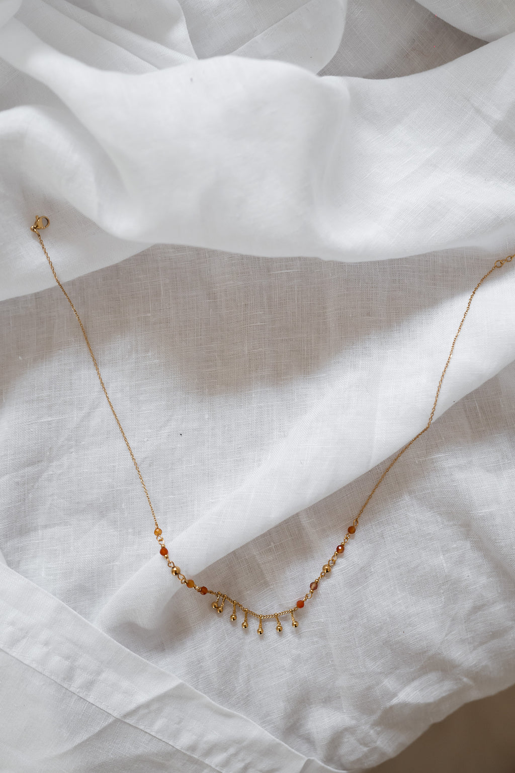 Leewan necklace - golden and orange