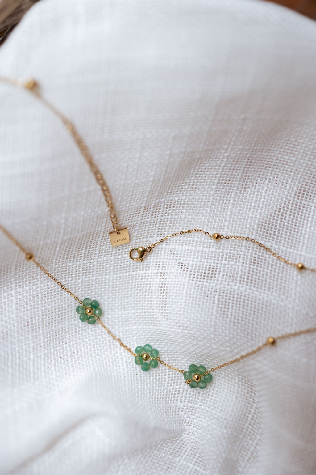 Flowi necklace - green and Golden