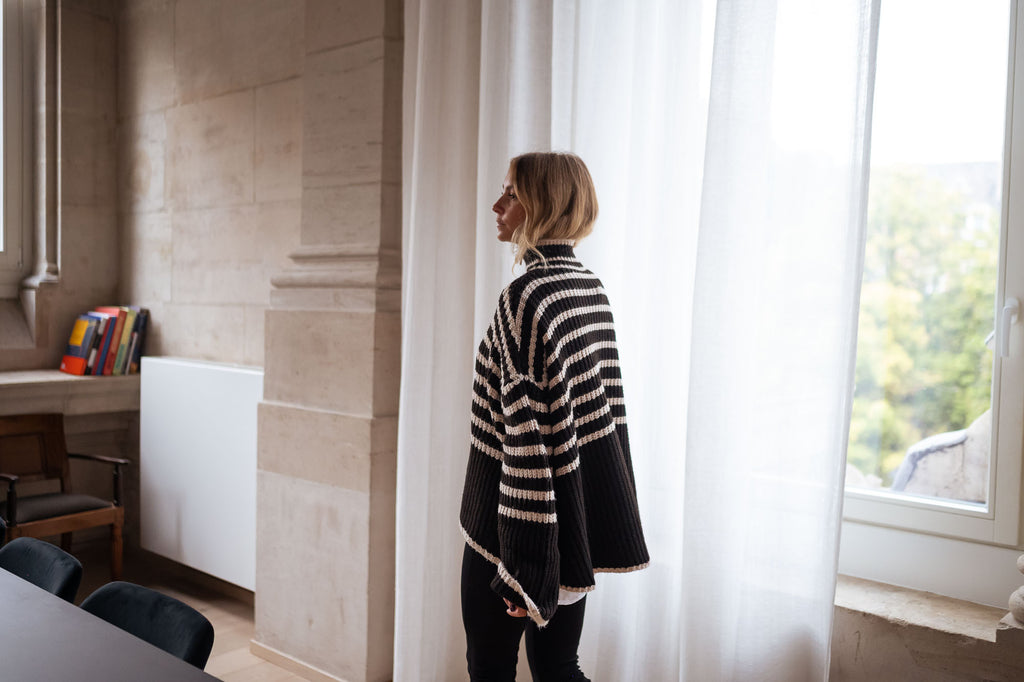 Sweater Genna with lines - Black and ecru 
