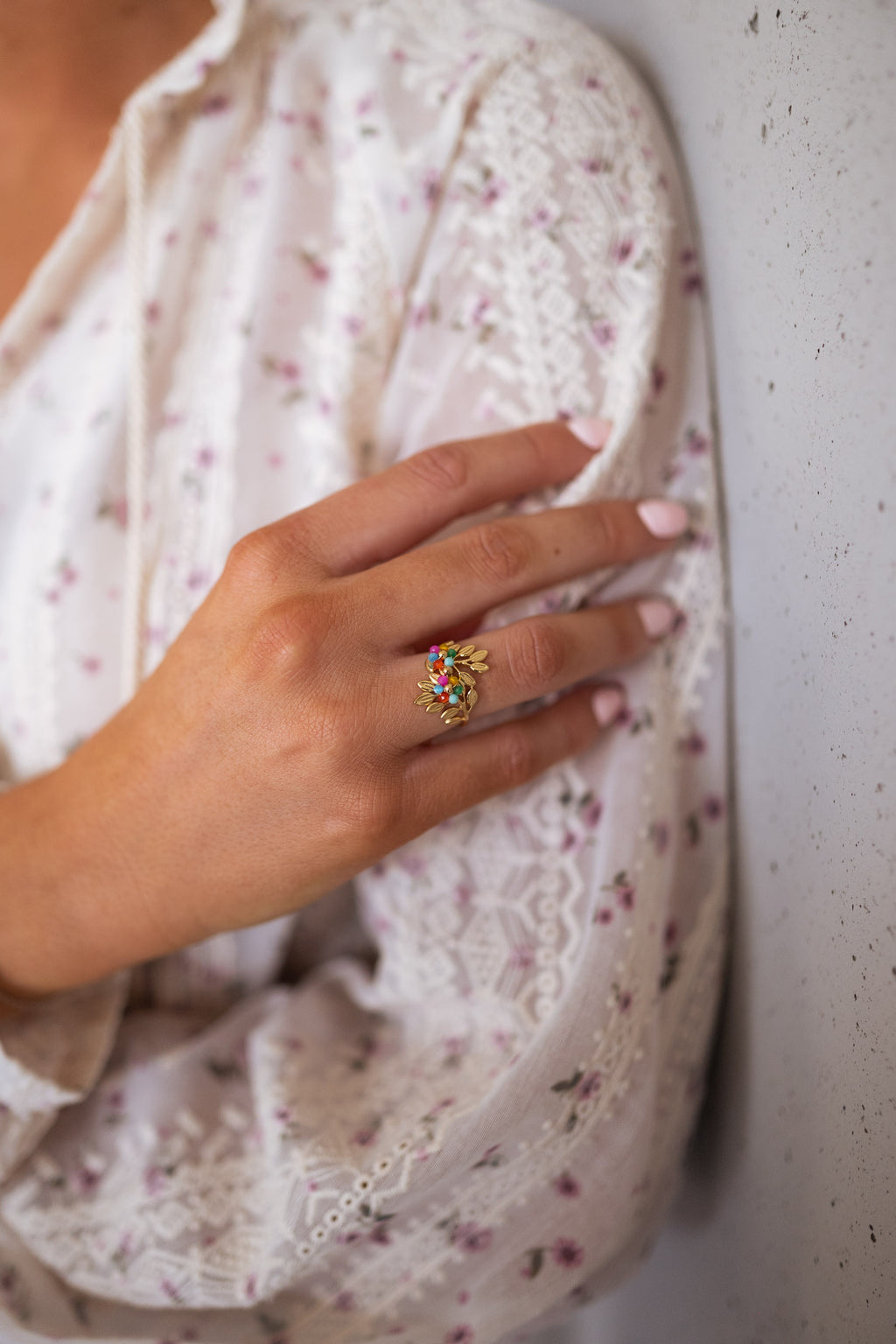 Bague Leaf - dorée et perles de couleurs