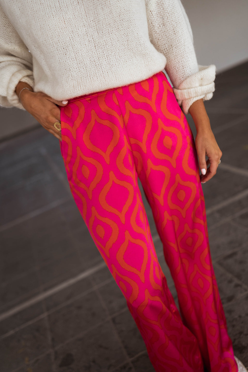 Pantalon Thaly - rose avec motifs oranges