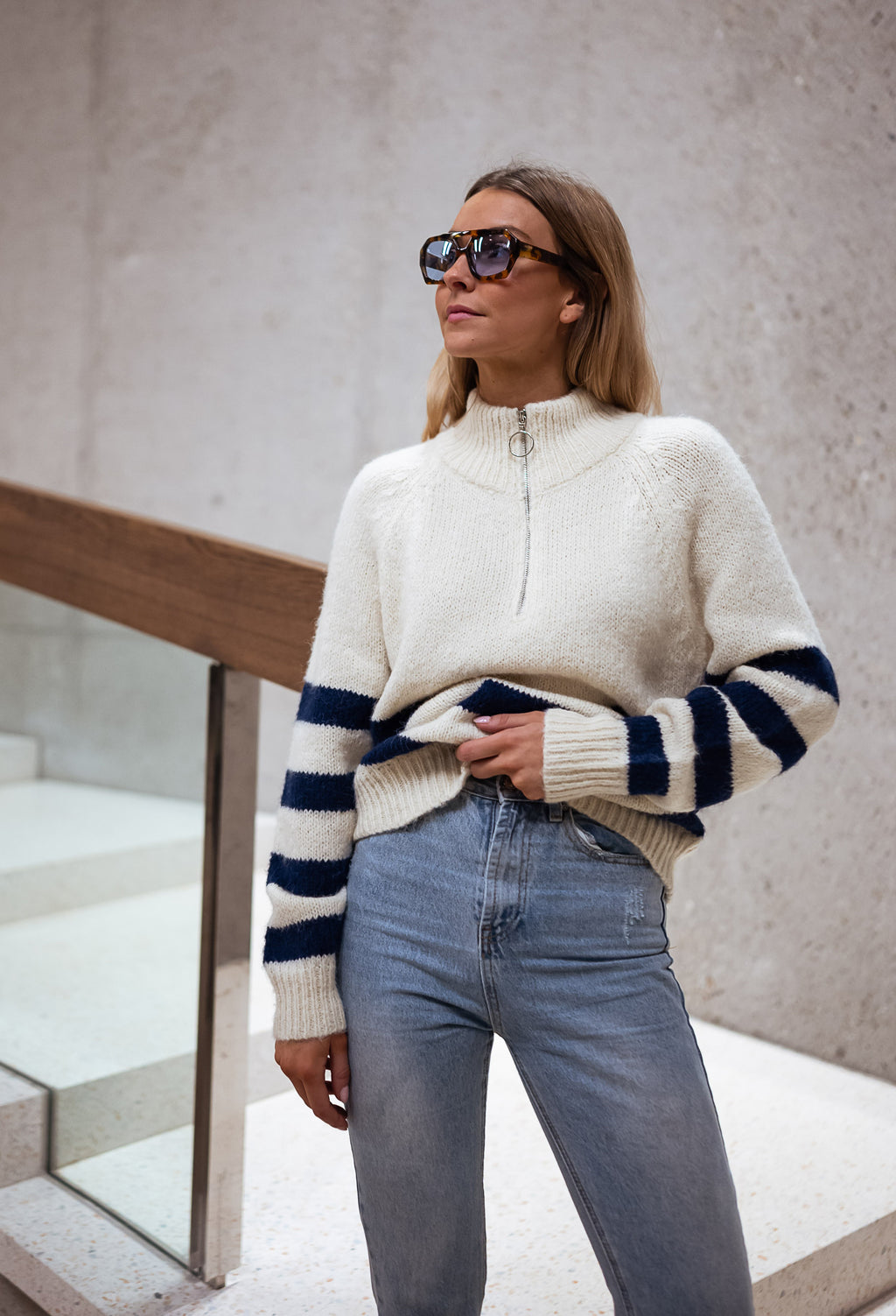 Sweater Clara - ecru And Blue Lined