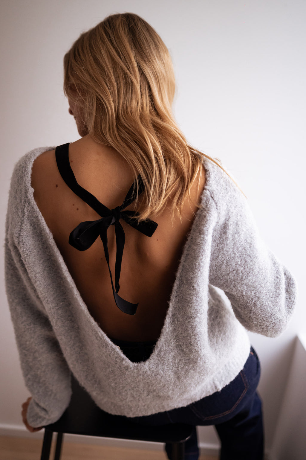 Laïs sweater - Grey with black bow