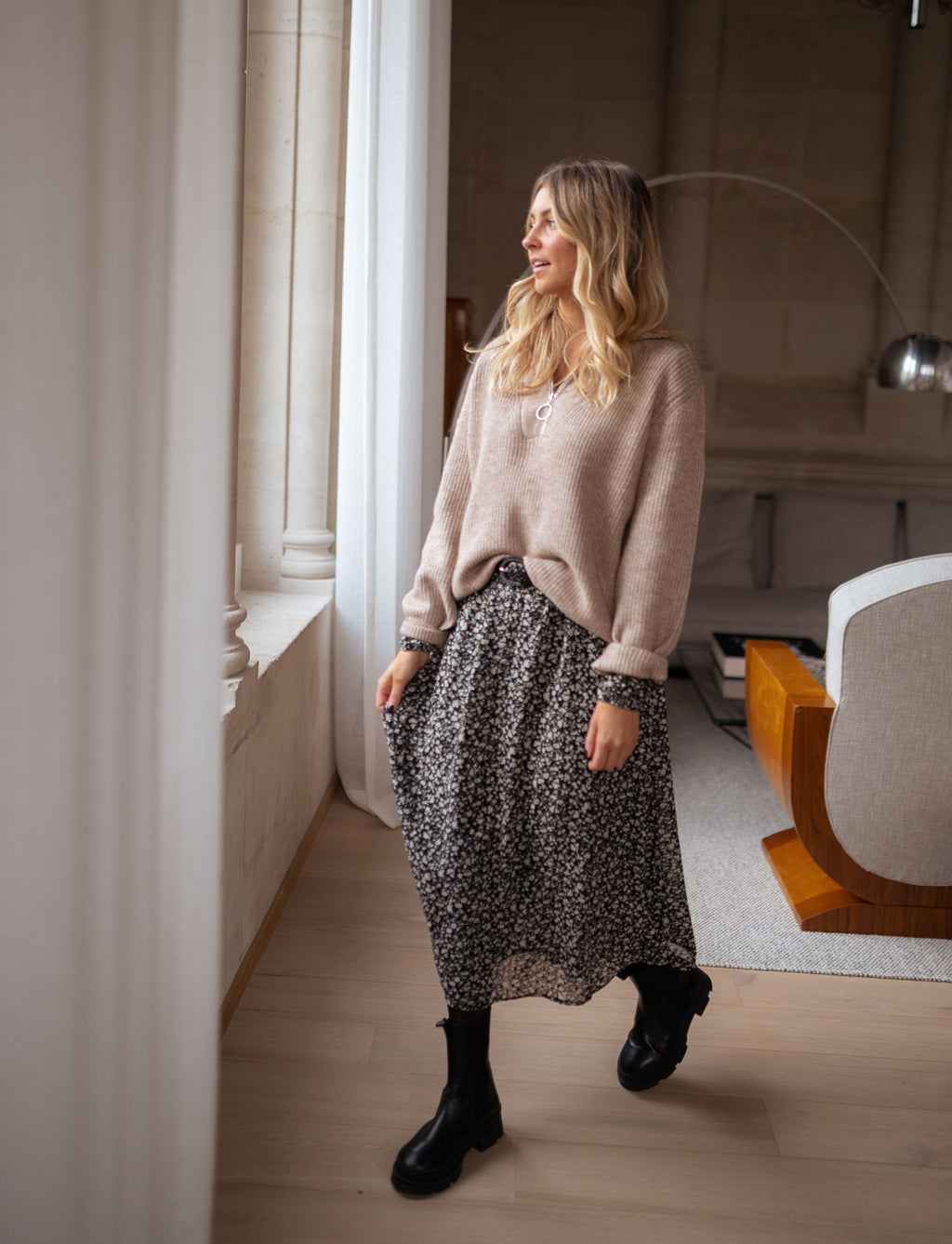 Robe Donna - noire à fleurs écrues