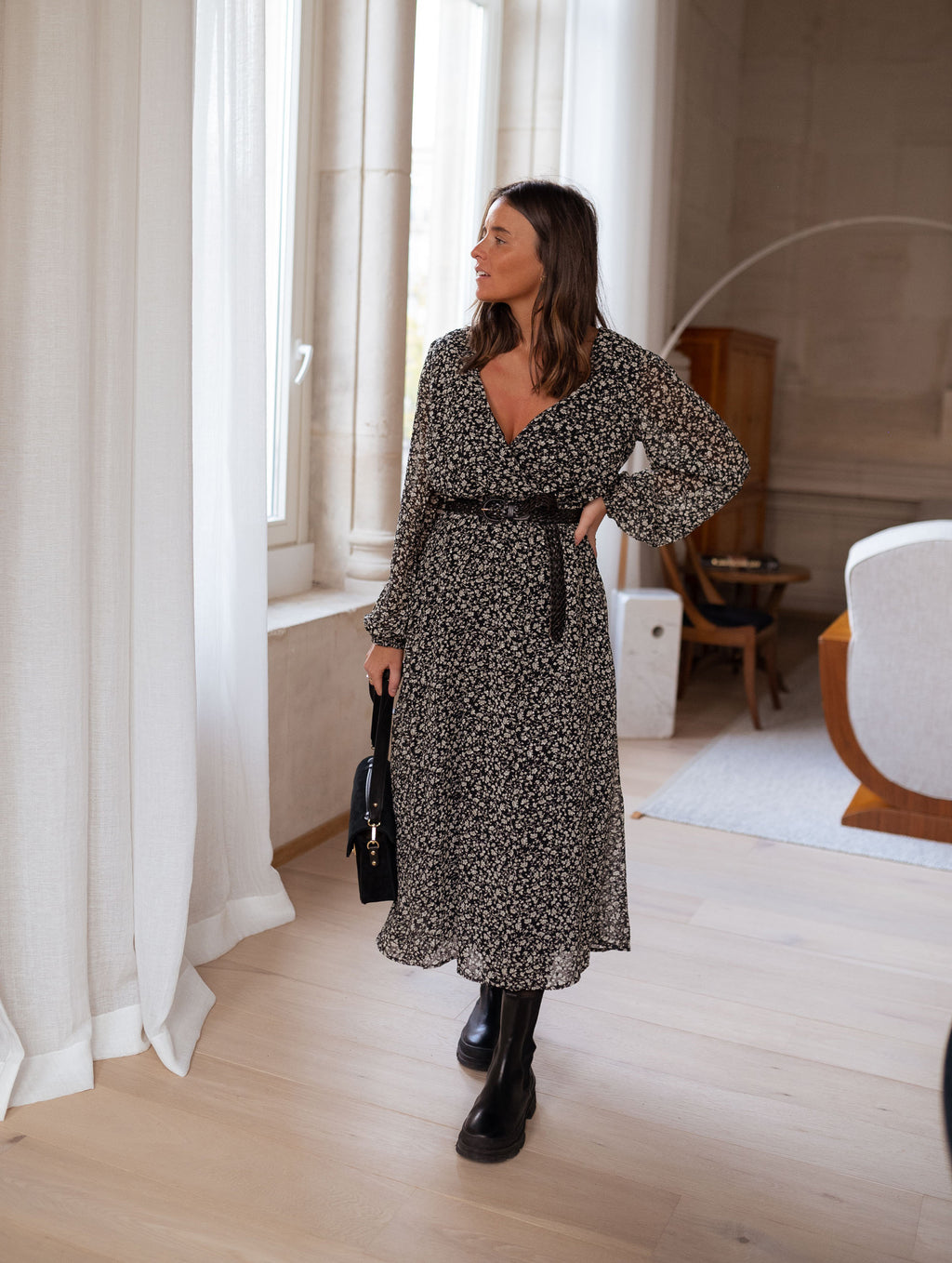 Robe Donna - noire à fleurs écrues