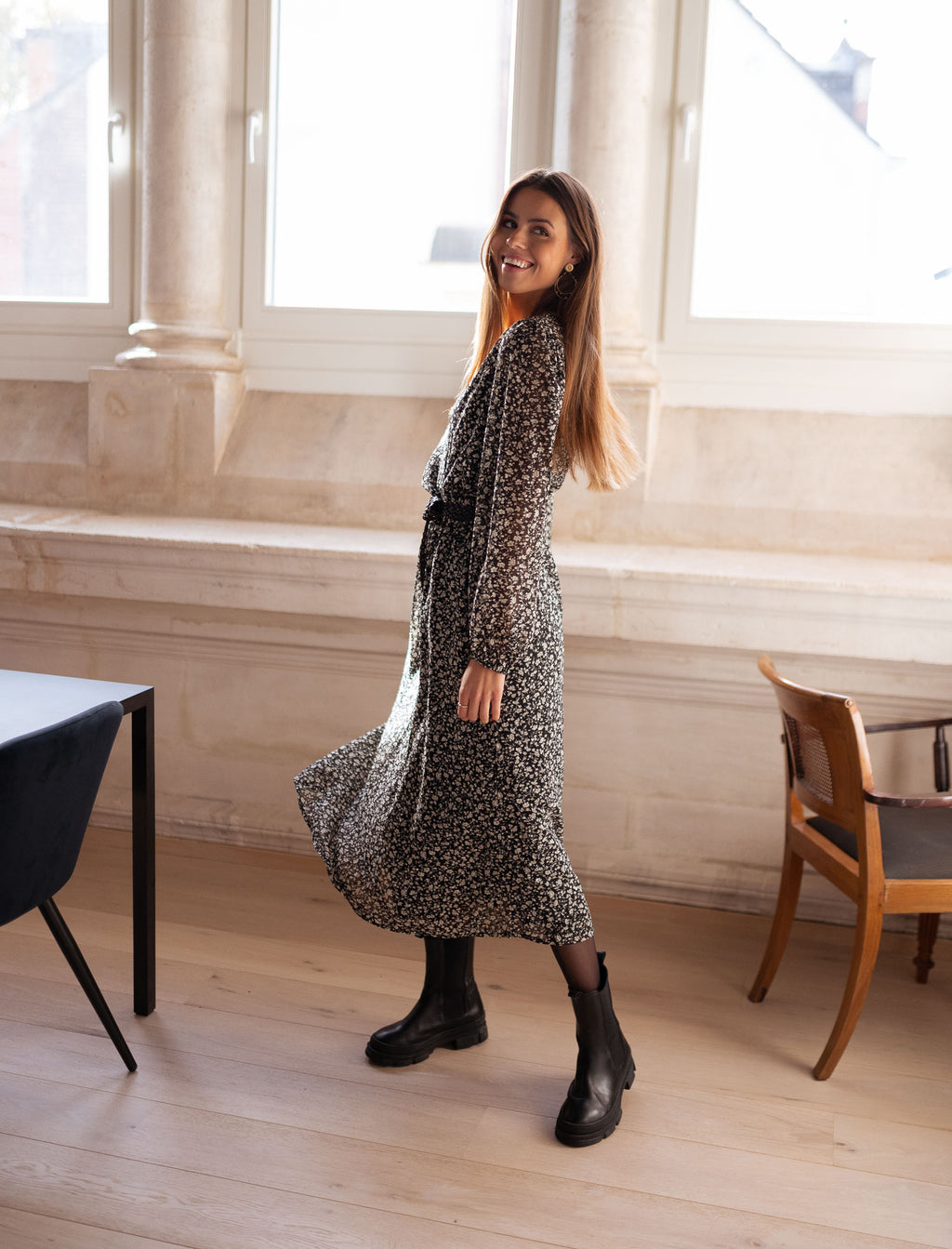 Robe Donna - noire à fleurs écrues