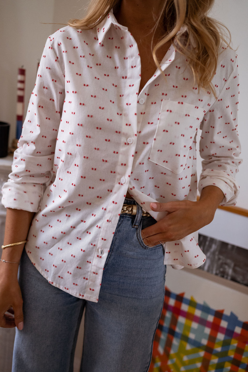 Nina shirt - white patterned red