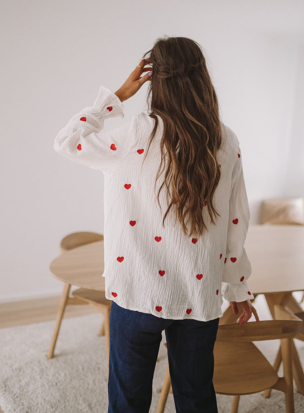 Vicky shirt - white with red hearts