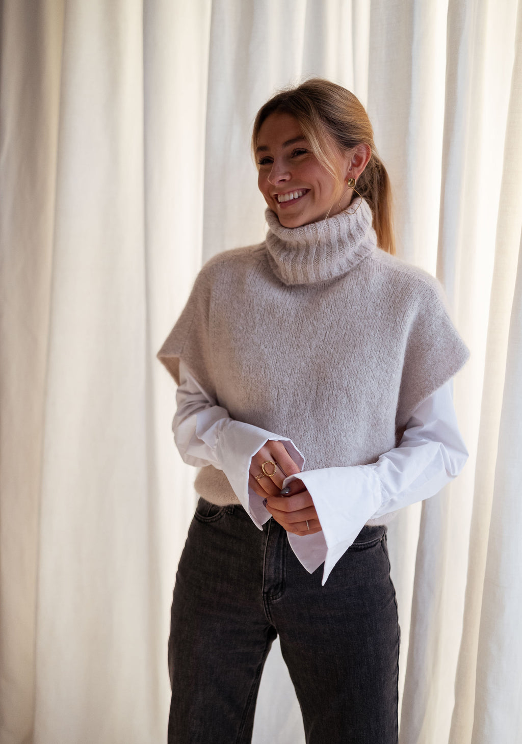 Sweater Noa - beige short-sleeved