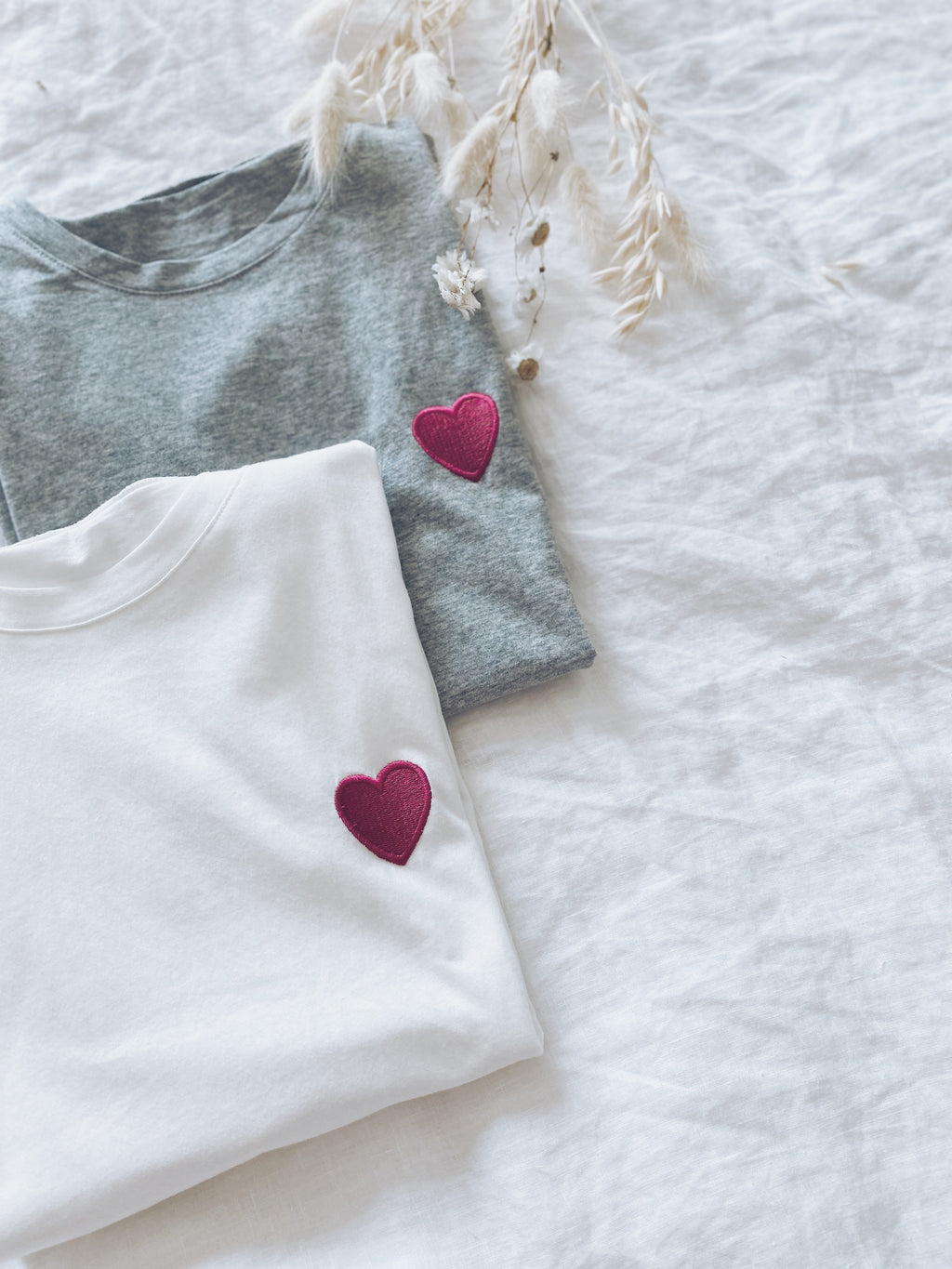T-shirt Livy - with heart Grey